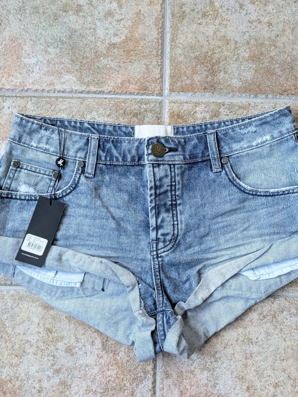 NWT One Teaspoon Bandits - Low Waist Cut Off Denim Shorts in Salty Dog - Size 28